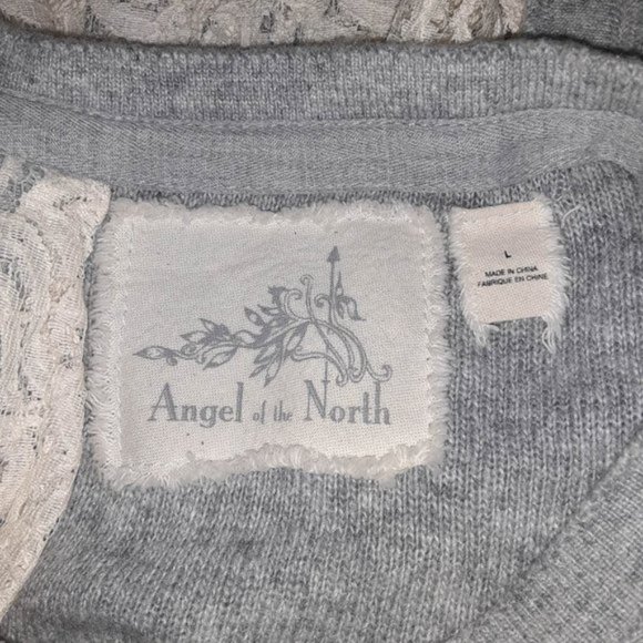 Angel of the North Light Weight Sweater Grey w/ Lace Accents Size Large - Picture 11 of 14